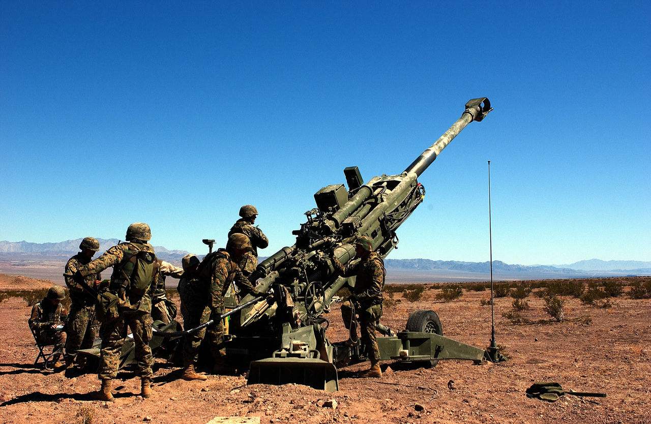 155mm火炮效果,m198式155毫米榴弹炮覆盖足球场
