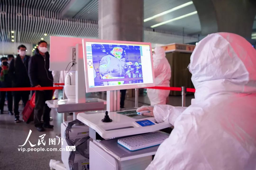战疫中的40个瞬间,战疫二十四小时纪录片感悟