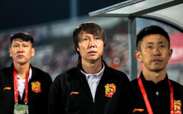中国足球管理团队,中国男足教练组人数