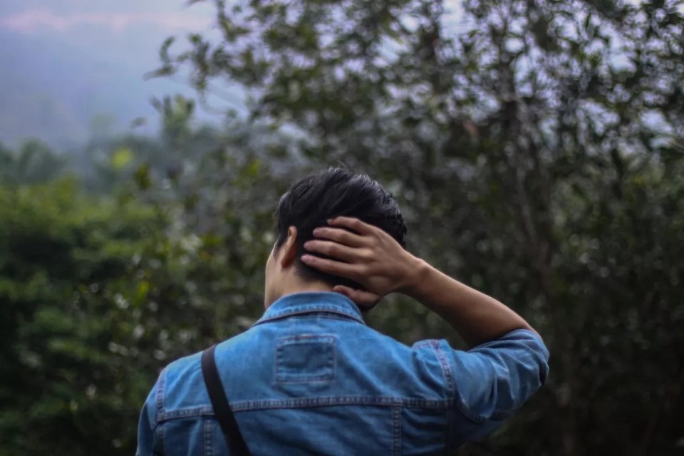 说了无数次戒赌，最后还是一次次的深陷，至今还未坦白