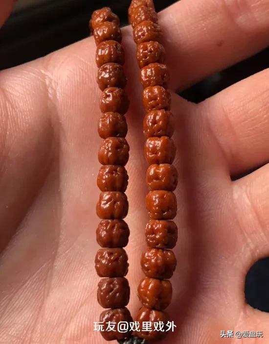 盘手串是不是很脏,盘透的黄花梨手串