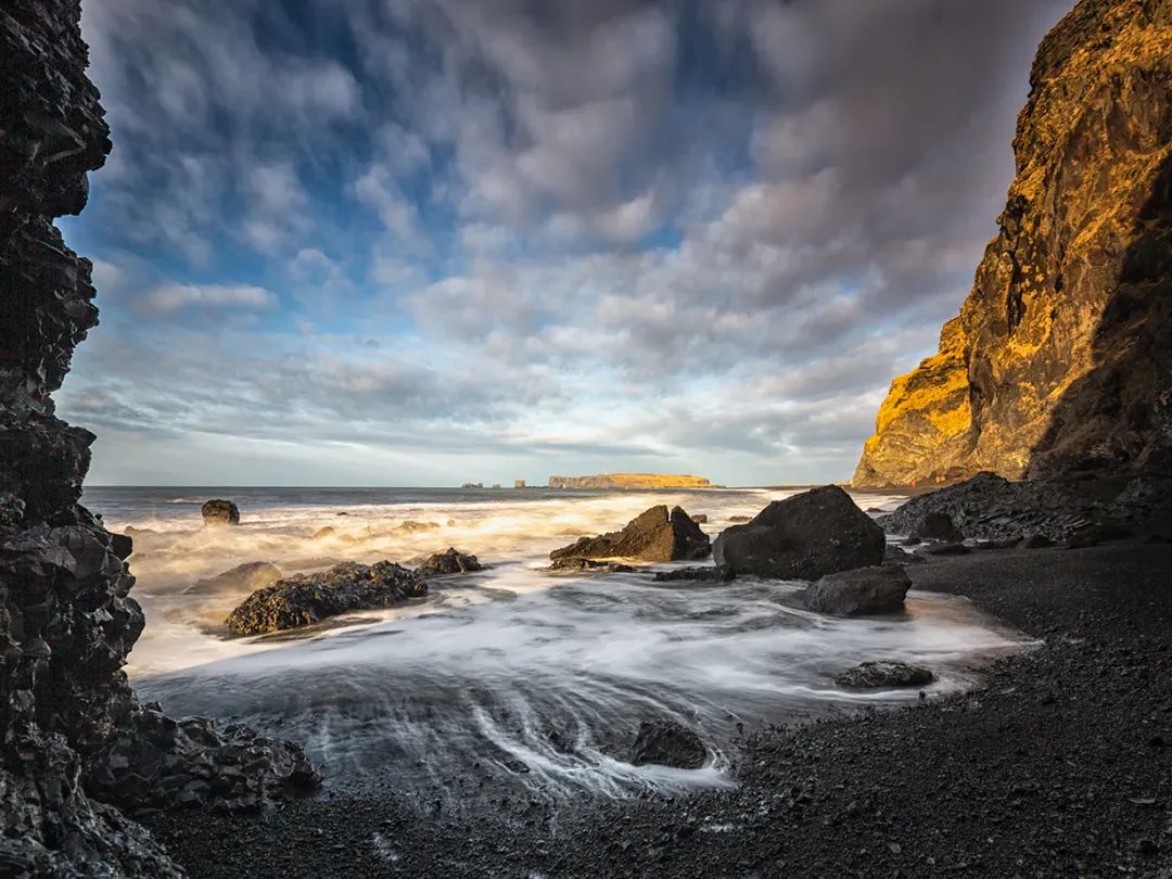 冰岛黑沙滩视频,你见过的黑色沙滩