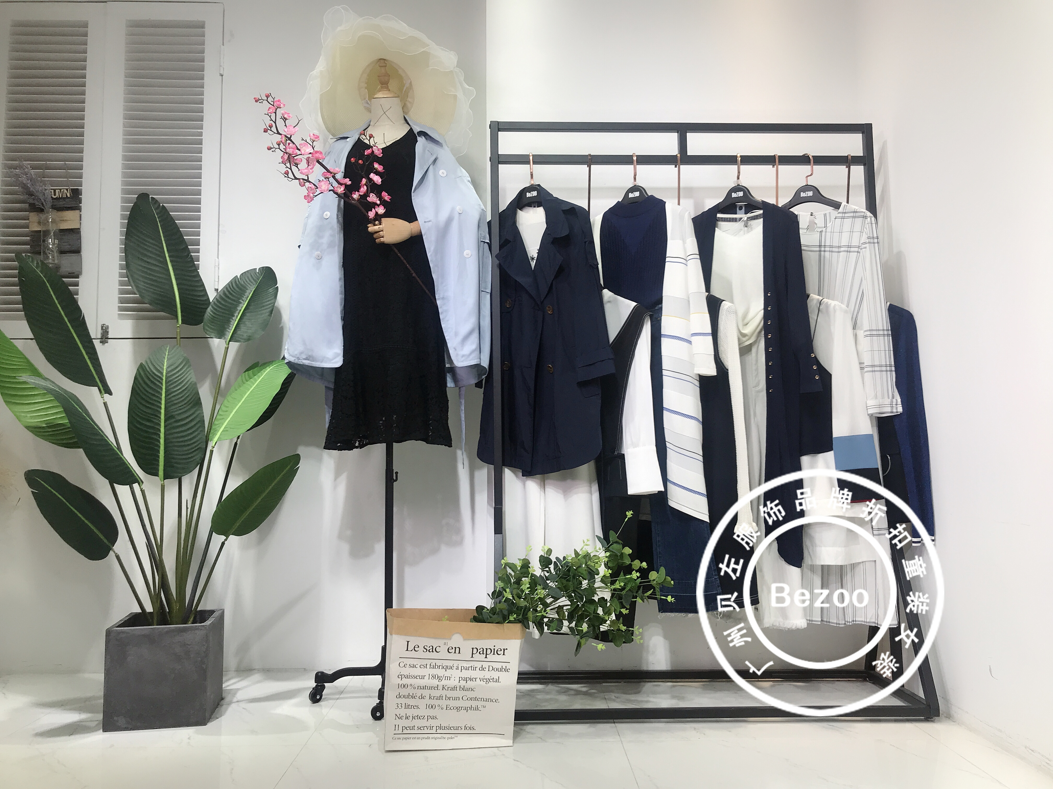 三彩的衣服最新款,三彩秋季新款实体店