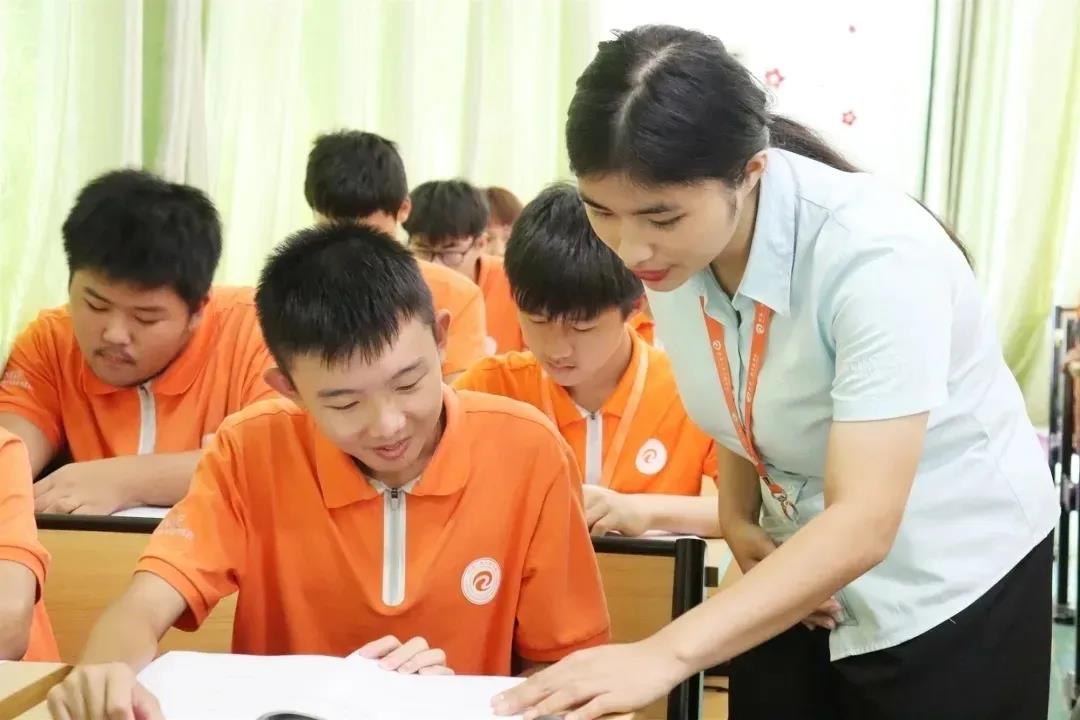 加入珠海一职实验学校高职高考班，与我们一起冲刺大学梦