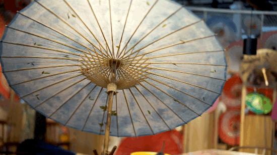 为英伦女神而生，20万日元一把的“樱和伞”，发售一小时就被抢光