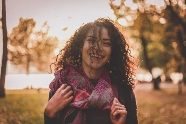 人像摄影如何拍眼神光,人像拍摄美颜技巧有哪些