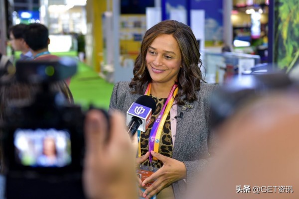 身家百亿的非洲首富，你相信“她”是白手起家吗