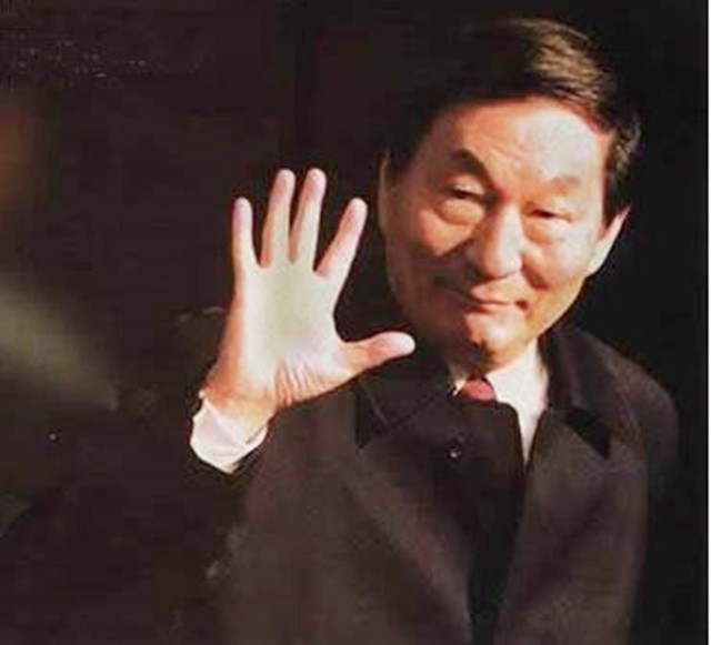 2001年，*镕基朱**告别清华演讲：做事不要落身后骂名