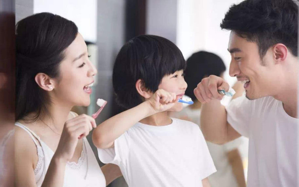 宝宝牙齿表面被腐蚀图片,宝宝牙齿发黑被腐蚀