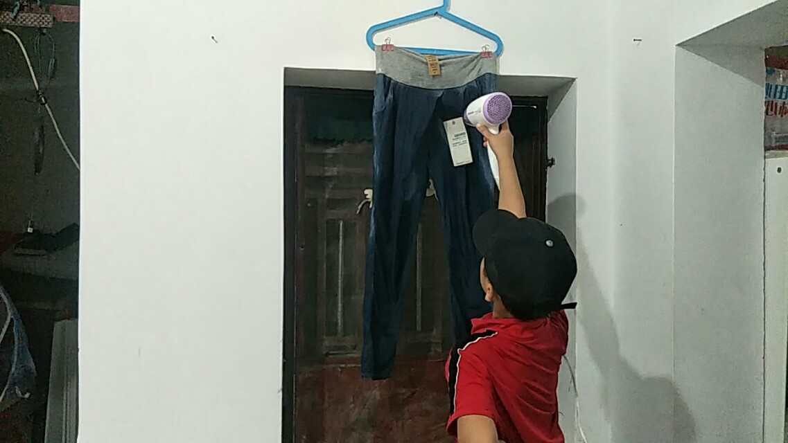 衣服皱巴巴的，没有烫斗怎么办？教你在家巧妙可以把衣服变平整