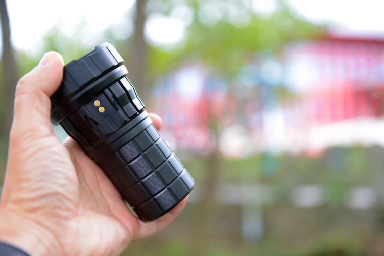 自从拍完这个手电之后，公园里人少了好多