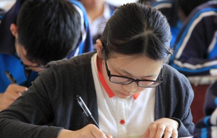 “人均985”的时代，二本生丢人吗？事实证明“专科生”才是常态