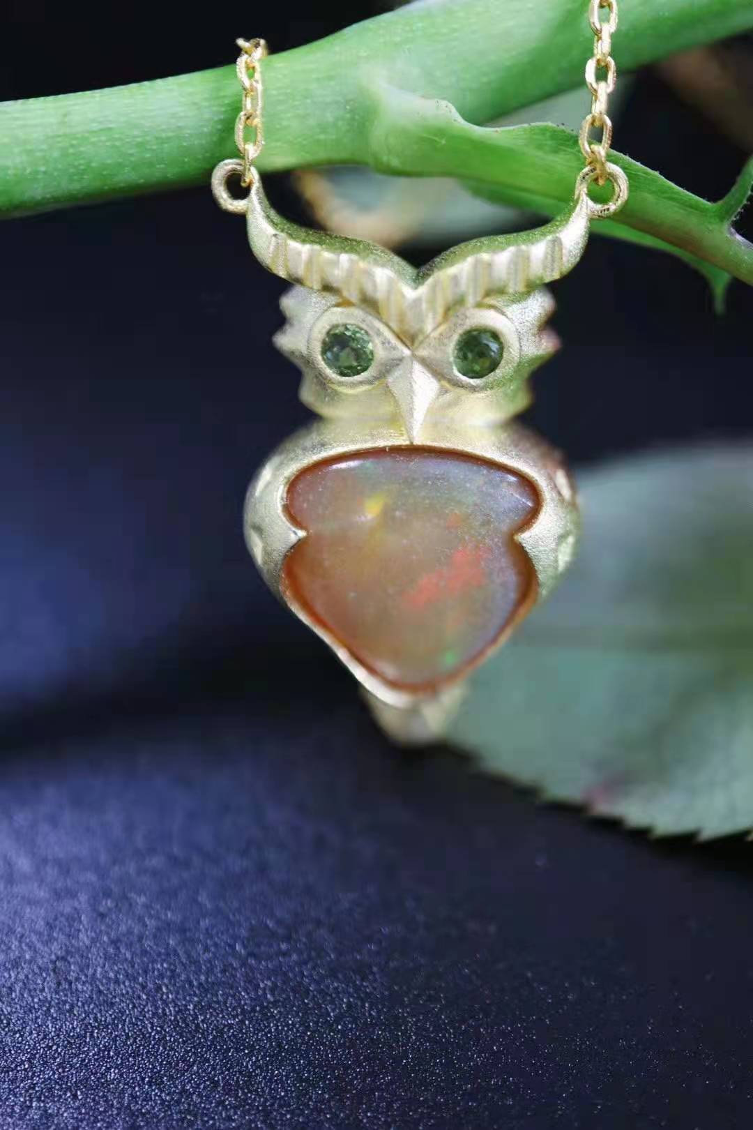 欧泊是什么宝石价格多少,欧泊是贵重宝石吗