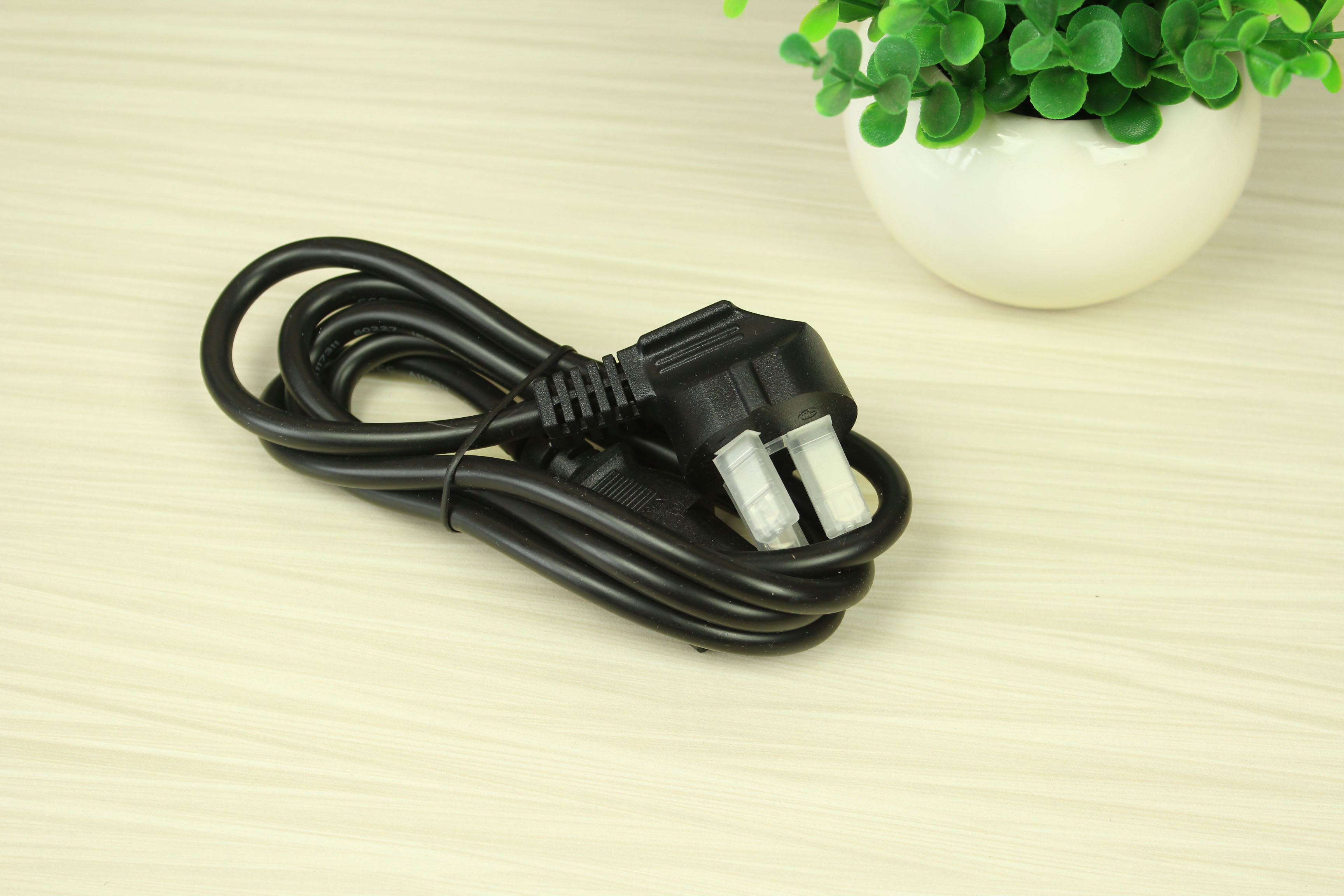 鑫谷gp700g黑金版是低端电源吗,鑫谷750w80plus靠谱吗