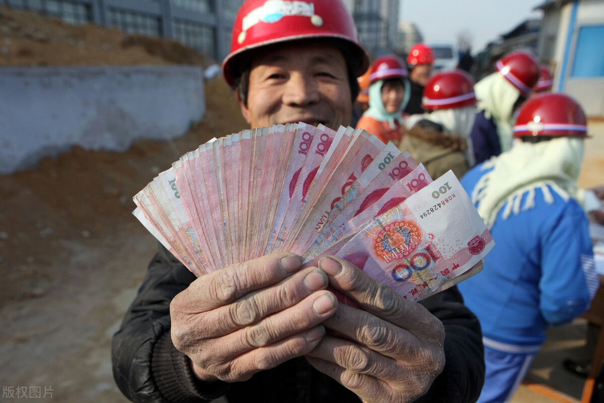 建筑工人一个月挣多少钱,建筑工人一般能赚多少钱