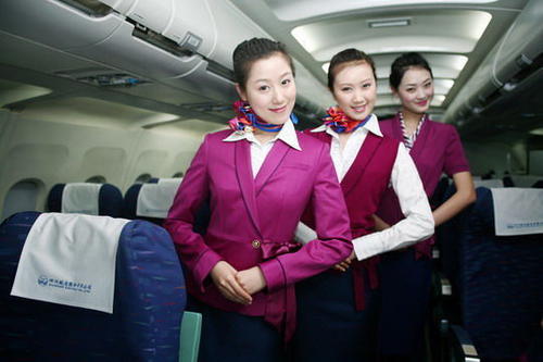 各国空姐制服对比,世界各国的空姐有多美