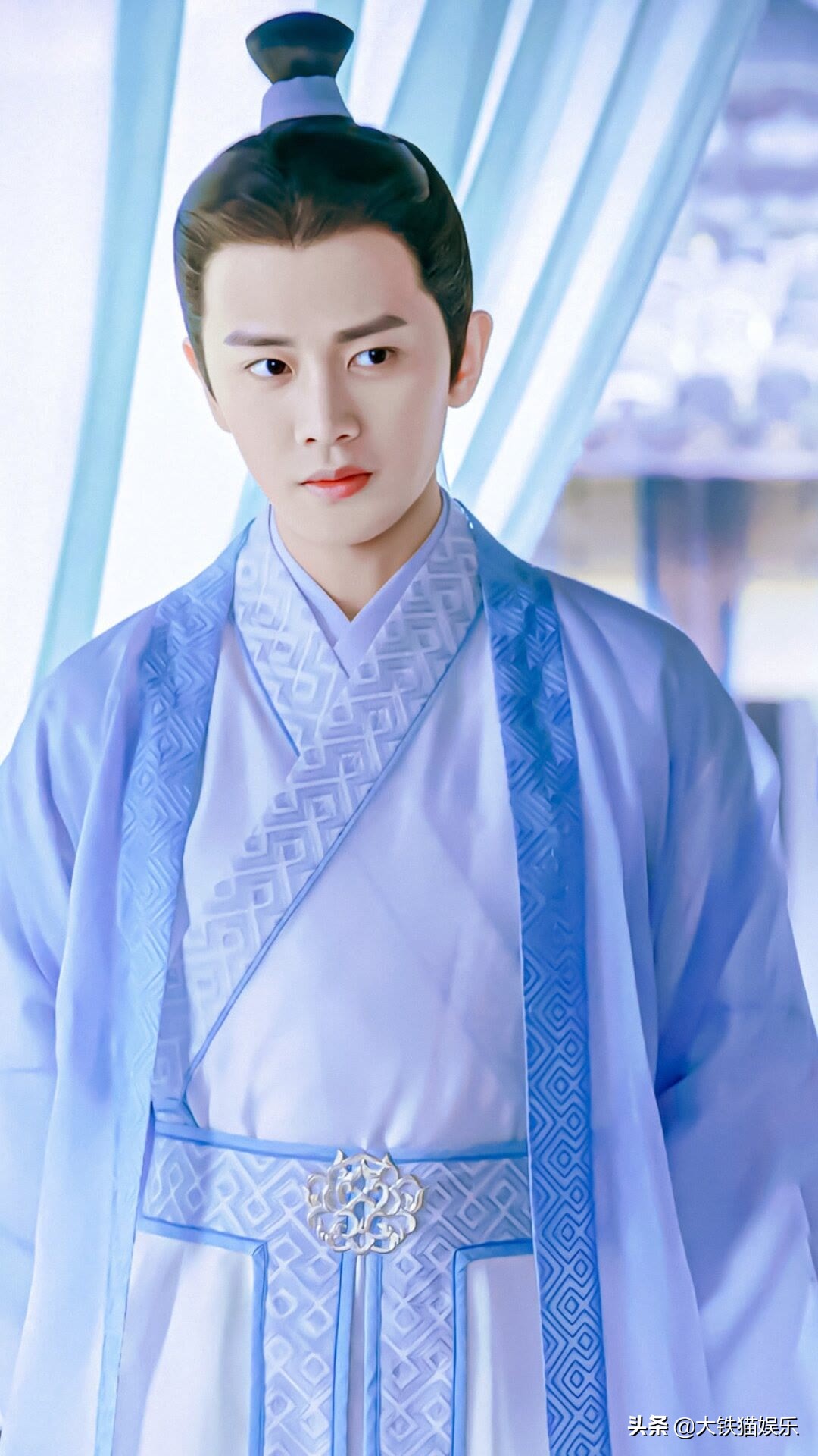 撑不起古装就别尬演了，这6位演员告诉你，什么叫为古装而生