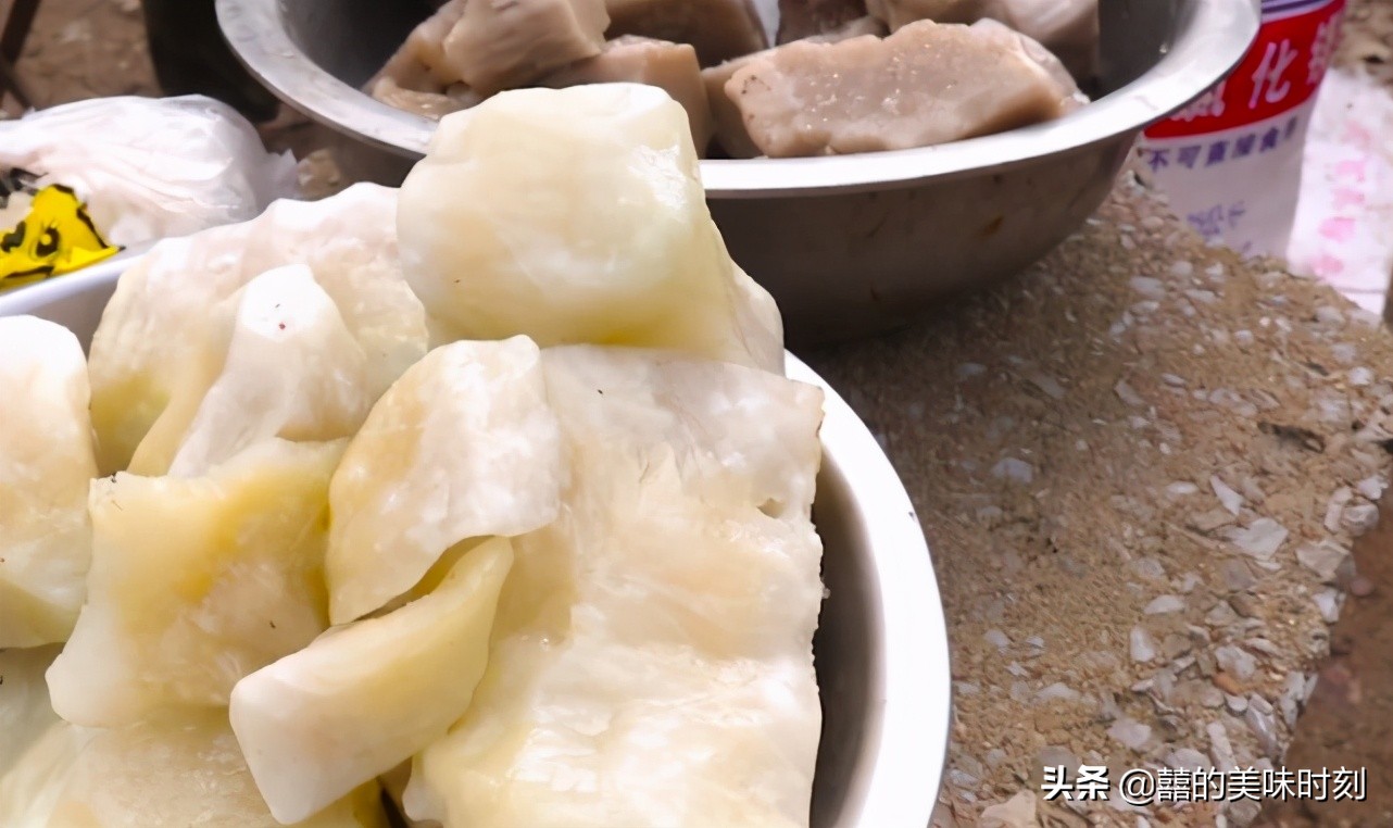 80后摆摊卖豆腐脑,山东大集2块钱豆腐脑
