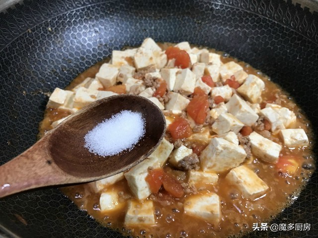 豆腐一炒就碎了是怎么回事,豆腐一煎就散
