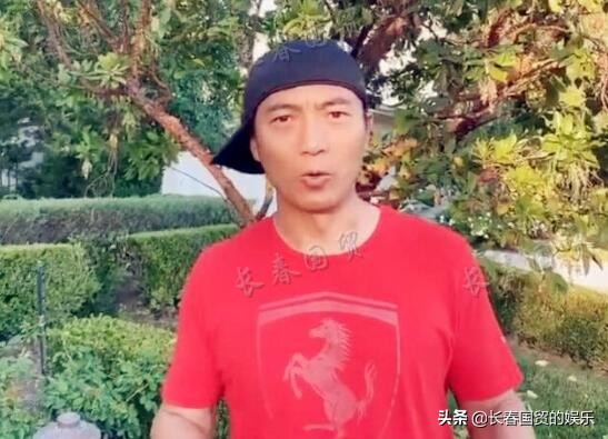 52岁黄健翔近照曝光，昔日央视名嘴如今变这样了