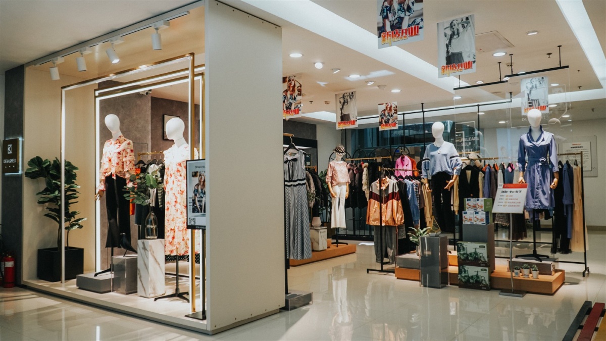 @准大学生们！请收下来自郑州百货大楼的开学大礼包