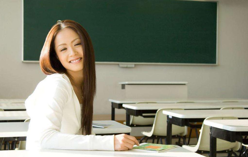 孩子，读师范吧？网友：宁要市内一张床，不要市外一套房