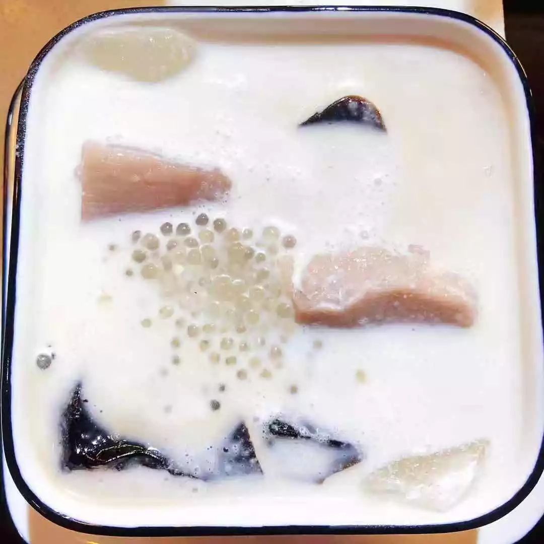 小编探店巴黎贝甜,小编探美食