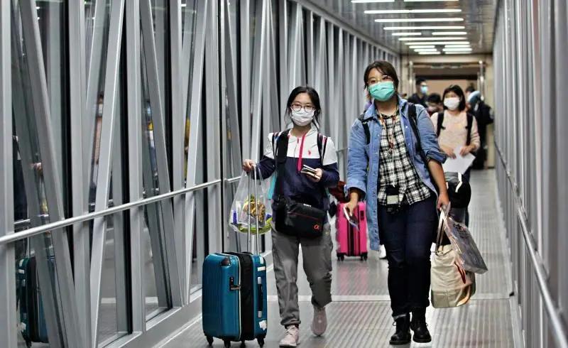 英国大学又开始包机了，直飞接送中国学生，中英机票攻略来了