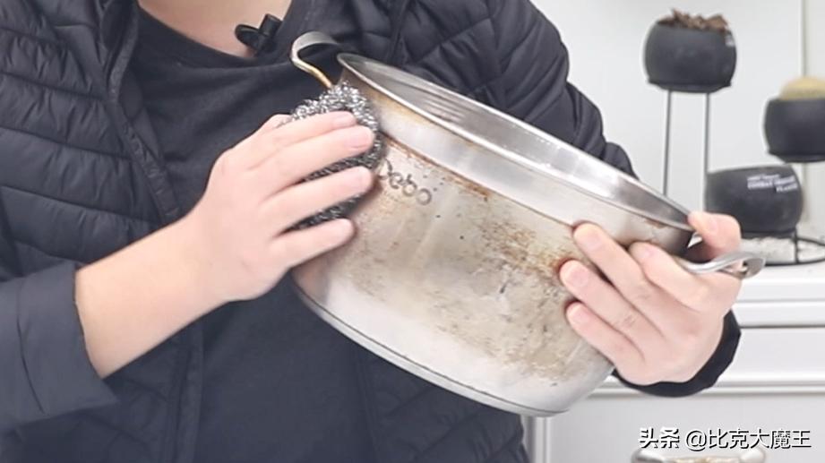 不锈钢锅去黄渍小妙招,不锈钢锅黄渍洗不掉教你一招