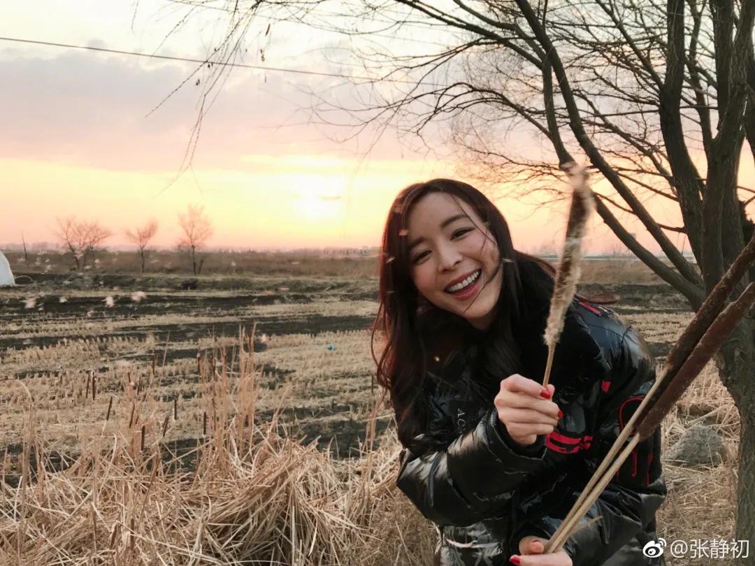 消失6年后，张静初单身生活首曝光！独居大House，与满屋破烂作伴