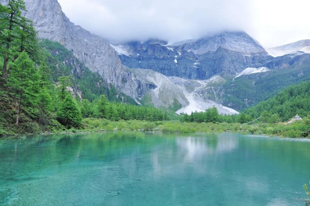 去稻城亚丁要经过哪些地方,去稻城亚丁旅游必备什么条件呢