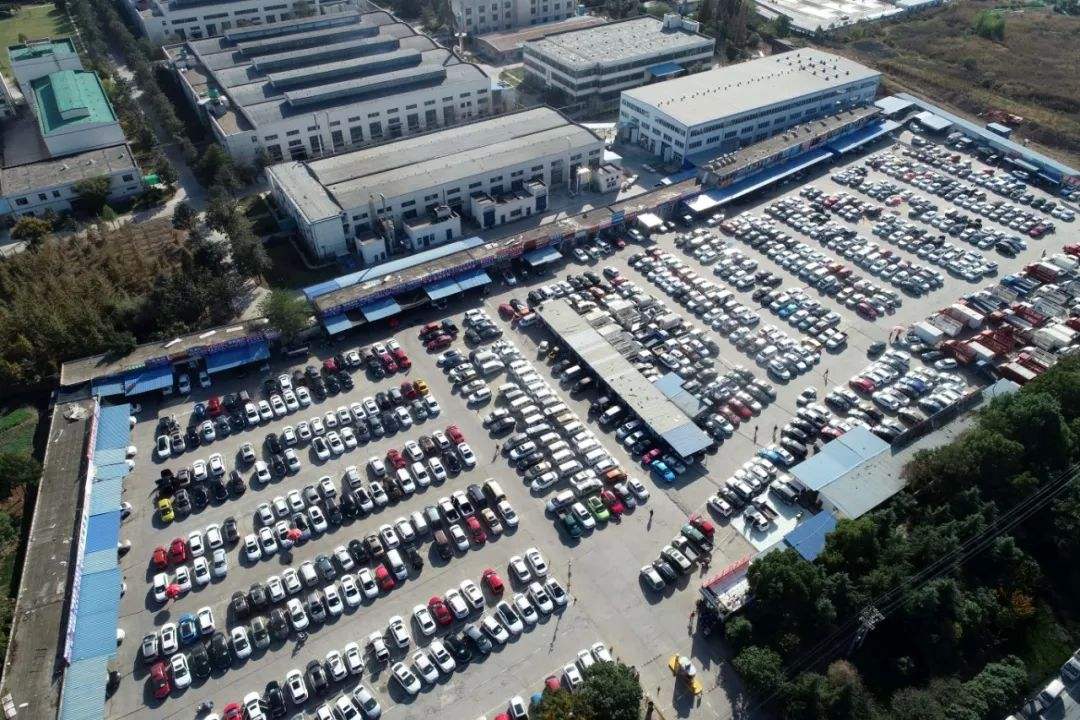 为什么有的人喜欢买二手车？老司机说出实情：这是聪明人