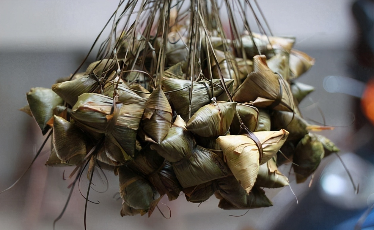 干粽叶怎么处理才好剥呢,煮干粽叶最正确的方法