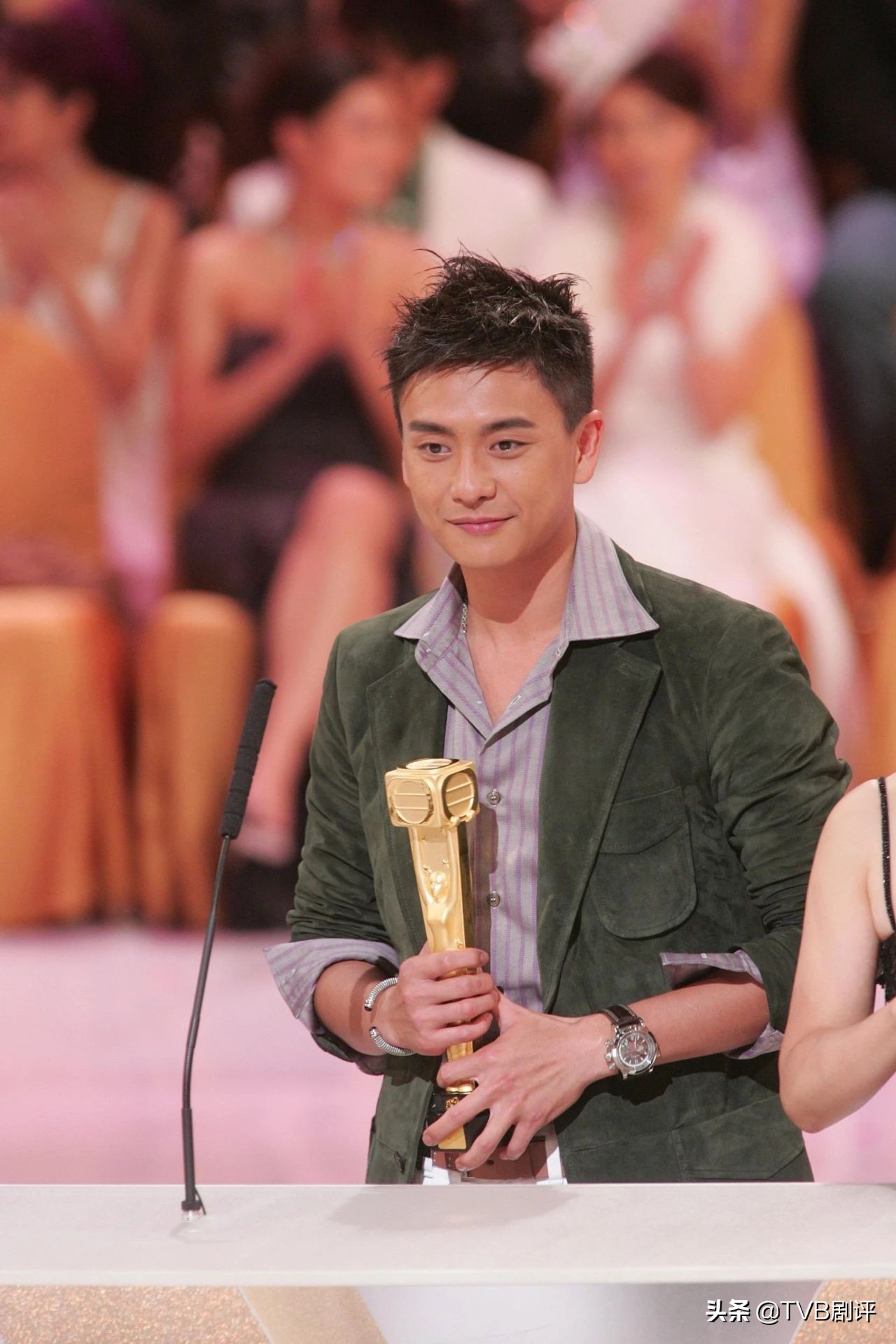 tvb颁奖典礼飞跃进步男艺员2018,tvb2021飞跃进步男艺人奖项引争议