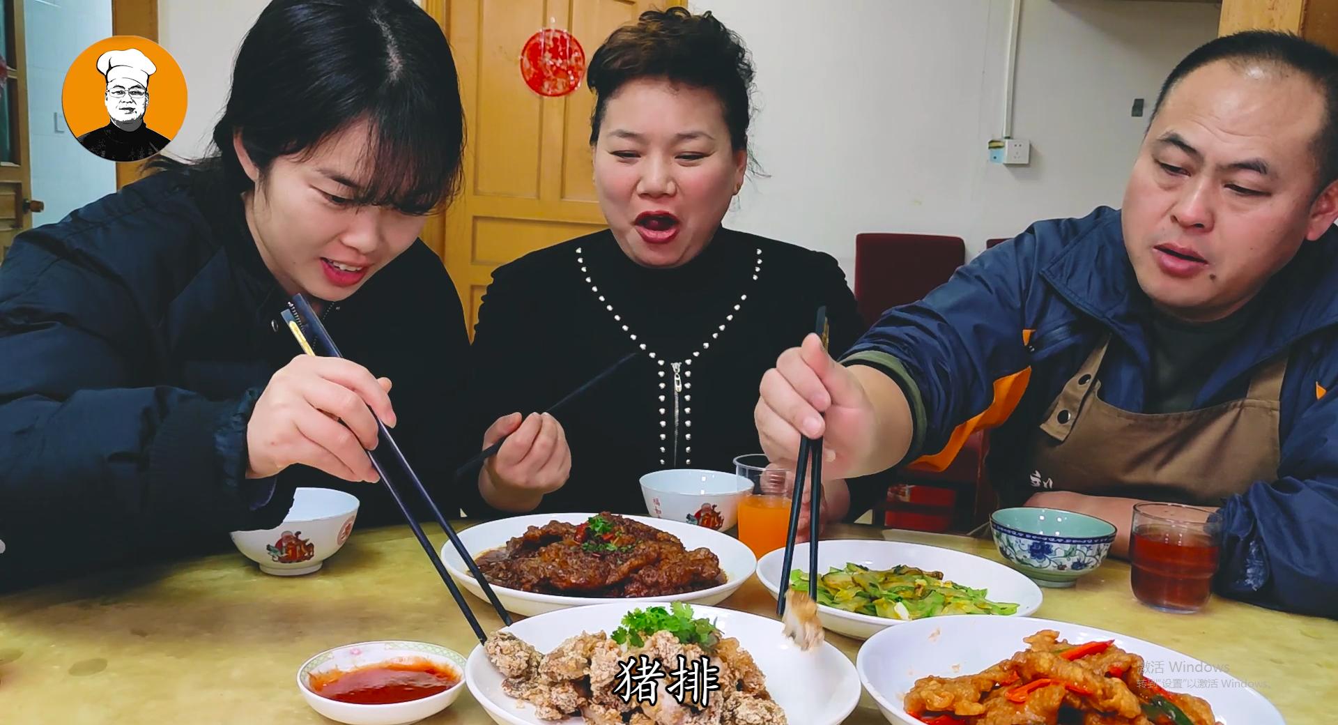 日式炸猪排外脆里嫩还多汁,鲜嫩多汁的炸猪排做法