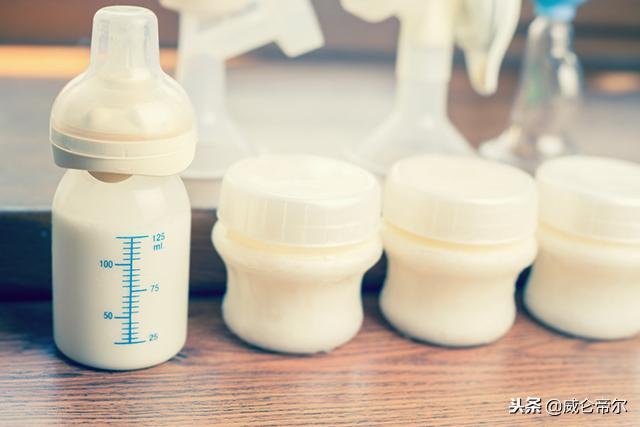 是观念陈旧还是现实？妈妈初乳就该抛弃？宝宝都已经跪下了~