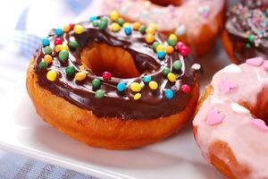 胸口闷是白肺的前兆吗,胸口发闷心里发慌怎么回事呢