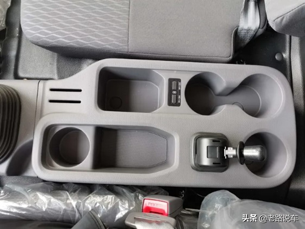 奥铃轻卡速运青春版,奥铃速运飞扬版