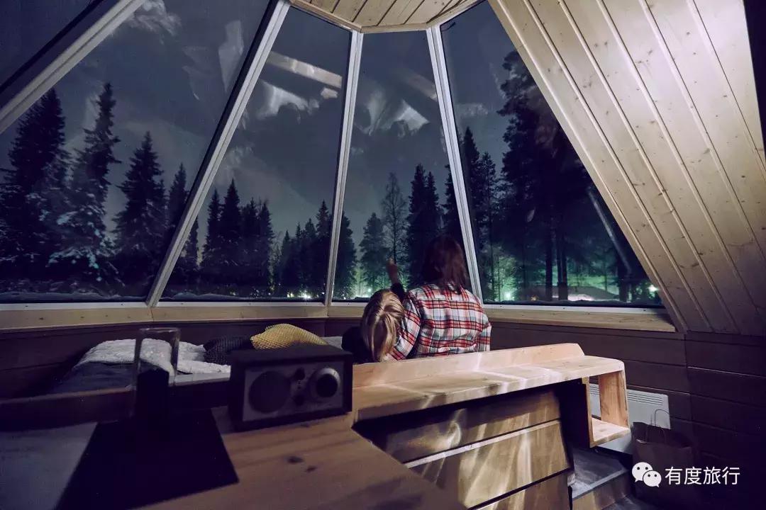 芬兰极光玻璃屋高清大图,芬兰玻璃屋极光横屏