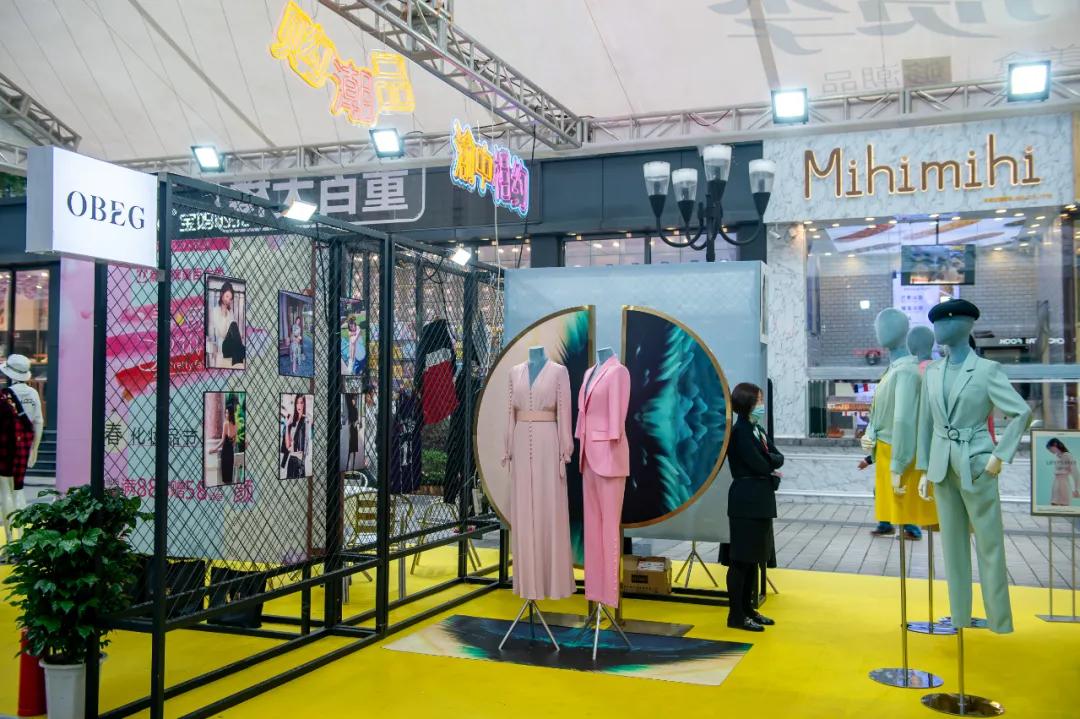 渝中周末市集,周末逛市集看潮雕秀