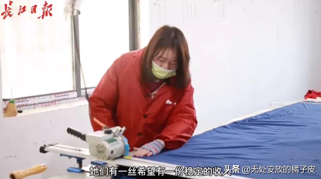 老板被夸上热搜，只招宝妈做JK制服卖日本