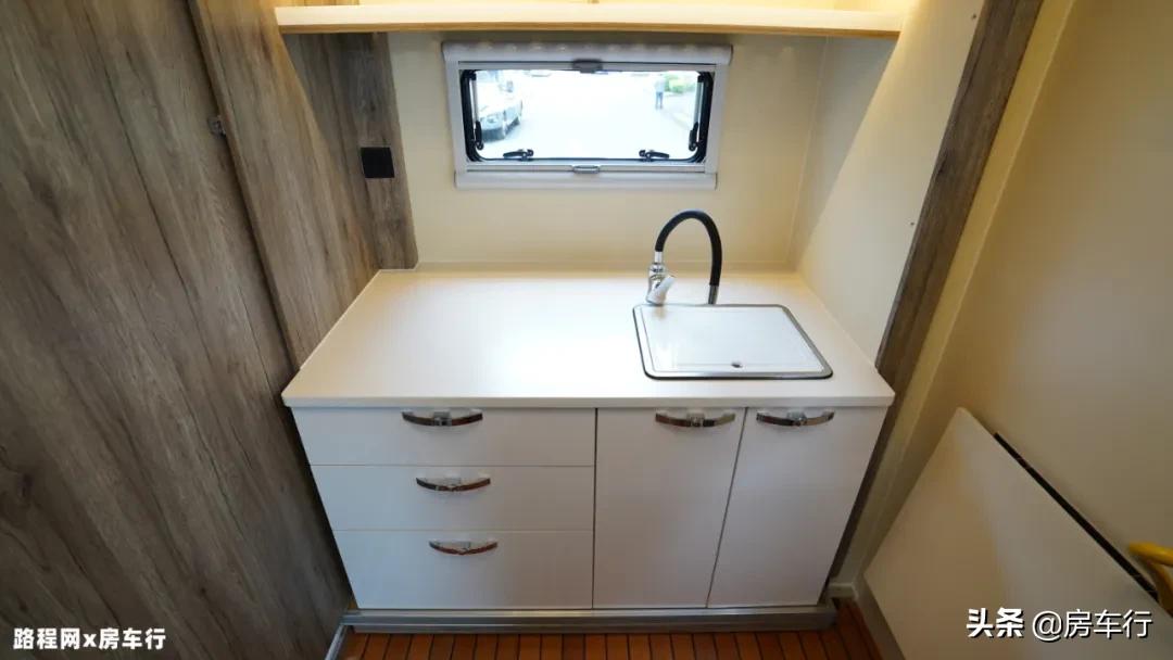 持久续航+超大独立厨卫区，新款霍夫勒启翔后全拓房车