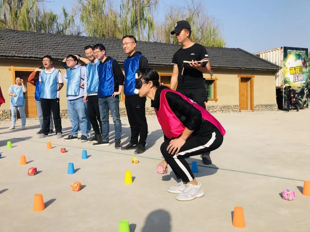 团建拓展努力奔跑继续前行,团建火力全开