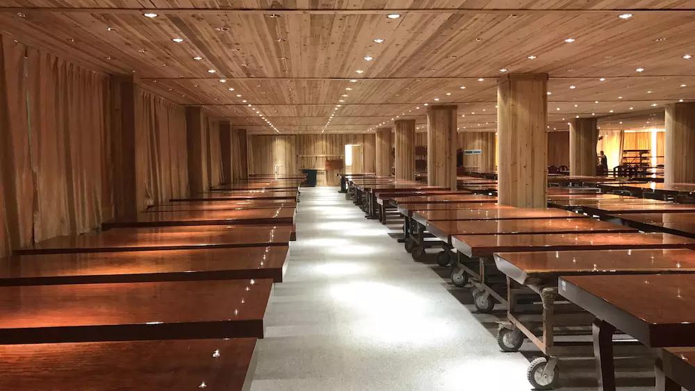 暗访东莞天价大板生产基地，原料全是称斤烂木头，富豪还排队来买