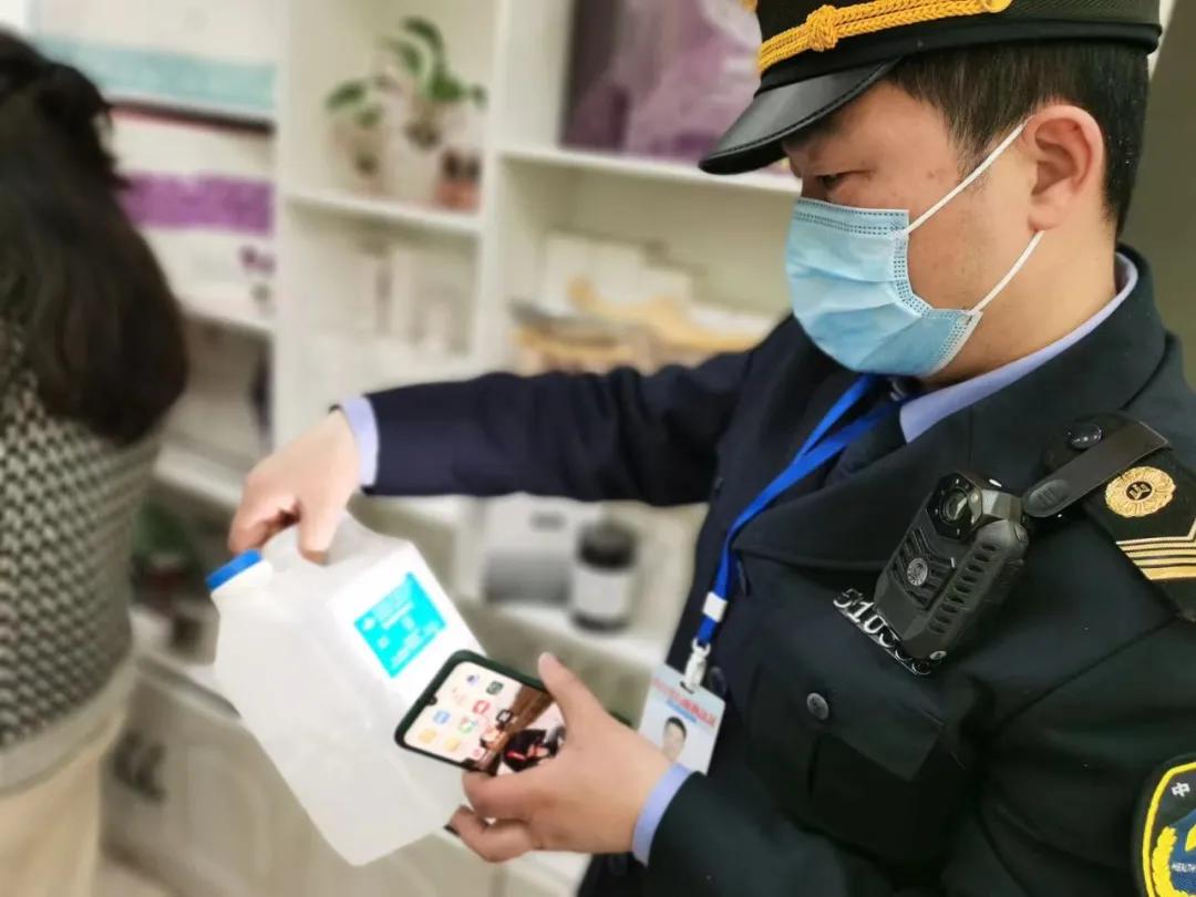 骗子网上借钱开美容店,美容贷骗局揭秘