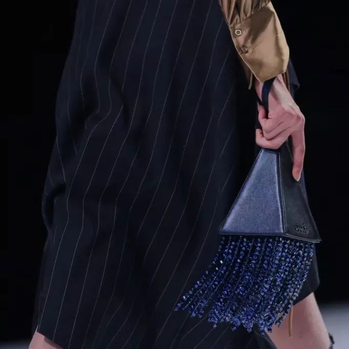 KrisXu：一个被UFO带来的国内设计师品牌包