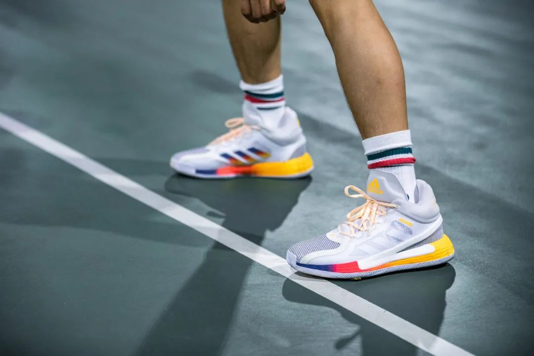 与罗斯11外形相像的鞋,罗斯11和米切尔3怎么选