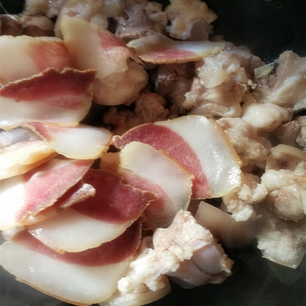 腌笃鲜是上海正宗的本帮菜吗,腌笃鲜食谱材料用什么笋