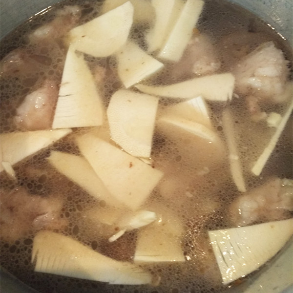 腌笃鲜是上海正宗的本帮菜吗,腌笃鲜食谱材料用什么笋
