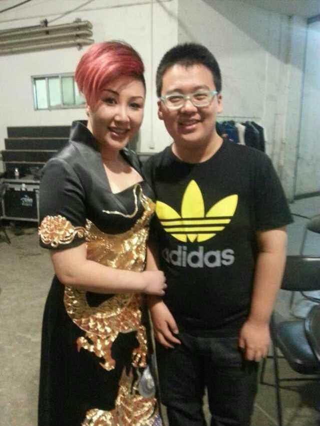 郭麒麟自拍照,郭麒麟抱郭德纲小儿子